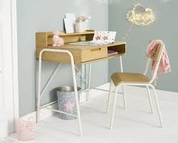 Pour grandir dans un environnement ludique et sûr. Bureau Enfant Garcon Et Fille Maisons Du Monde Notre Selection