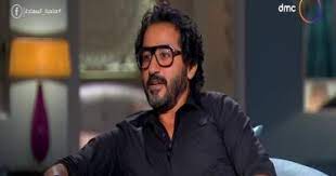 يقع حسن في حب فريدة، فيلجأ إلى والده (محمود حميدة) لاستشارته حول تطوير علاقته بفريدة وحول حياته الشخصية، في حين. Ø£Ø­Ù…Ø¯ Ø­Ù„Ù…Ù‰ ÙŠÙƒØ´Ù ÙƒÙˆØ§Ù„ÙŠØ³ ÙÙŠÙ„Ù… Ø¢Ø³Ù Ø¹Ù„Ù‰ Ø§Ù„Ø¥Ø²Ø¹Ø§Ø¬ Ù„Ù€ ØµØ§Ø­Ø¨Ø© Ø§Ù„Ø³Ø¹Ø§Ø¯Ø© Ø¬Ø±ÙŠØ¯Ø© Ø§Ù„Ø¯ÙŠÙˆØ§Ù†