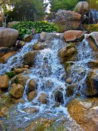 Gestalten Sie Ihren Eigenen Steingarten In Einigen Schritten Dekoration Haus Wasserfall Garten Naturschwimmbecken Garten