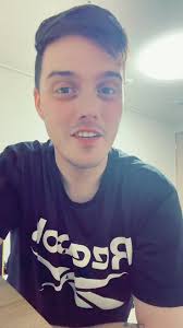 Noah Garrison (@noahinkorea)