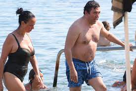 Lale 42 sadi ve azra′nın küçük kızı fatih özkan: Emre Kinay Sevgilisi Ile Bodrum Da Magazin Haberleri Fiskos Haberleri