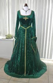 Lotr Maid Marion Princess Fiona Dress Green Gold Medieval Dresses And Gowns For Weddings Handfasting Ceremonies And Other Special Occasions Medieval Dress Princess Fiona Celtic Dress
