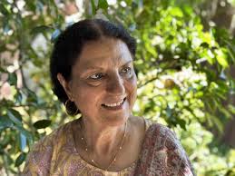 Honoring the Feminine: A 6000 Circles Project' Exhibition". The 6000 Circle  Project is an International Art Initiative in collaboration with The  Calling. The project focuses