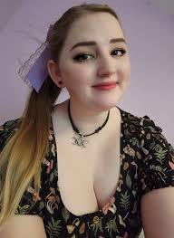 I dont care if I'm 37, I'm still going to wear ribbons in my hair! They're  prettyyyyy!!!! 🎀🩷✨️