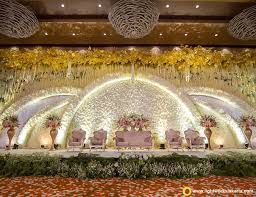 Albert And Jocelyn S Wedding Reception Venue At Grand Mercure Kemayoran Jakarta Wedding Reception Decorations Wedding Stage Decorations Diy Wedding Lighting