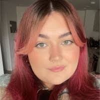 Lea Hunt's Instagram, Twitter & Facebook