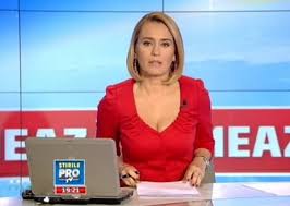 În prime time, pro tv a condus topul cu o medie de 9.3 puncte de rating și 26.5% share, în timp ce televiziunea de pe locul al doilea a obținut o medie în fiecare zi, de luni până duminică, grupul pro tv le oferă tuturor telespectatorilor din românia programe de calitate, divertisment de top și știri. DuminicÄƒ È™tirile Pro Tv Se Transmit De DuminicÄƒ Dintr Un Studio Nou Ce Spune Postul Tv Despre Noul Studio