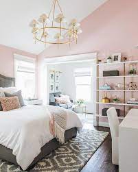 So, with those little gems of wisdom in mind, keep scrolling for our favourite pink room design ideas (just try to stop your inner child squealing with joy). Timbertrailshomes Der Traum Eines Jeden 13 Jahrigen Mit Einem Wohnzimmer Fur Teenagerzimmer Pink Bedroom Decor Bedroom Interior Girl Bedroom Decor