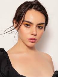 Tamara Nielsen's Instagram, Twitter & Facebook