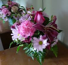 Floraqueen's flower delivery service is geared primarily towards the european market, with their headquarters based in spain. How To Find The Best 24 Hour Flower Delivery Service The Florist Guide