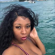 Lmfaoooooo now why drake thrøw that shoe like that💀💀💀 Cc