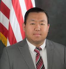 Xiong to Step Down as Executive Director of Hmong American Center