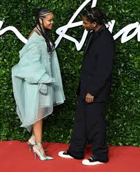 The best gifs are on giphy. Ist Rihanna Nach Trennung Wirklich Mit A Ap Rocky Zusammen Promiflash De