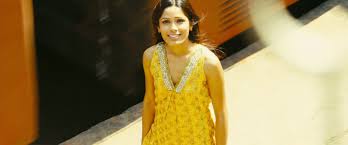 Freida pinto who is still known as 'latika' of 'slumdog millionaire' has become a popular name in hollywood and bollywood as well. Slumdog Millionaire 0025