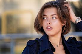 Zali in the afternoon light 🪐 using the GM 135mm f1.8 + Sony A7RV. I have  a behind the scenes of this photoshoot