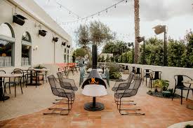 Designing a restaurant and creating its floor plan can be challenging, but smartdraw makes it easy. In Southern California Outdoor Dining Changes The Hospitality Landscape Archdaily