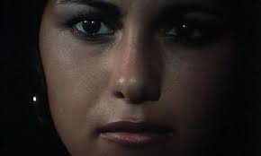 في أول وآخر أدوارها السينمائية، تركت ماجدة الرومي بصمة مميزة بأدائها في فيلم «عودة الابن الضال»، من خلال رحلة «تفيدة» لحماية حبيبها «إبراهيم» من مصير حب «فاطمة» لـ«علي». ØµÙˆØ±Ø© 101 Ù…Ù† ÙÙŠÙ„Ù… Ø¹ÙˆØ¯Ø© Ø§Ù„Ø§Ø¨Ù† Ø§Ù„Ø¶Ø§Ù„ Ù…Ø§Ø¬Ø¯Ø© Ø§Ù„Ø±ÙˆÙ…ÙŠ Ø§Ù„Ø¯Ù‡Ù„ÙŠØ² Ù‚Ø§Ø¹Ø¯Ø© Ø¨ÙŠØ§Ù†Ø§Øª Ø§Ù„Ø³ÙŠÙ†Ù…Ø§ Ø§Ù„Ù…ØµØ±ÙŠØ© ÙˆØ§Ù„ÙÙ†Ø§Ù†ÙŠÙ†