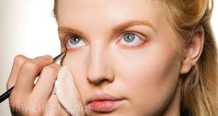 5 tips to applying and wearing bottom eyeliner stylecaster. How To Apply Eyeliner On Lower Lid