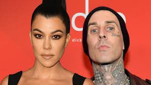 On monday (april 26), kardashian shared a picture of the two getting hot and heavy. Travis Barker Shows His Appreciation For Girlfriend Kourtney Kardashian S Bikini Pic Entertainment Tonight