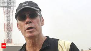 Cricket will see more ambidextrous players: Buchanan