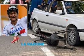 Alex zanardi stringeva le mani sui manubri dell'handbike mentre percorreva in discesa la strada vicino a pienza, dove è avvenuto l'incidente contro un camion. Alex Zanardi E Gravissimo In Prognosi Riservata La Sua Handbike Contro Un Camion Milano Post