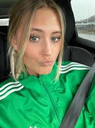 Tanya Plunkett's Instagram, Twitter & Facebook