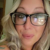 Sara Beavers's Instagram, Twitter & Facebook