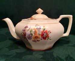 If you are familiar at all with pottery, you will notice a large number of pieces that are marked with only usa. Gallery 1 Museum Of Ceramics