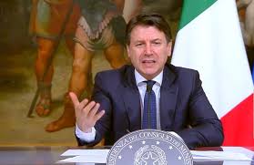 Al termine della cerimonia della campanella, giuseppe conte ha ricevuto gli onori militari nel cortile di palazzo chigi prima di lasciare la presidenza del consiglio. Governo Conte Lascia Palazzo Chigi Per Salire Al Quirinale E Dimettersi Ilmetropolitano It
