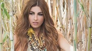 Ποζάρει χωρίς ρούχα στο νέο της άλμπουμ. Elena Paparizoy Me Total Black Look Se Synaylia Celebrities Eidhseis