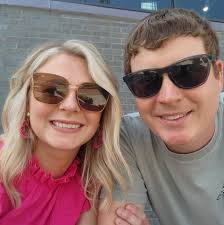 How to clean up blurry text and green tint in silhouette editing?