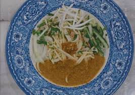 Laksa consists of thick wheat noodles or rice vermicelli with chicken, prawn or fish, served in spicy soup based on either rich and spicy curry coconut milk or on sour asam (tamarind or gelugur). Resepi Sambal Belacan Untuk Laksa Johor Inibaruresepi Gobitage Com