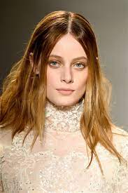 Limitare l'uso di maschere capillari. Capelli Piatti E Grassi I Tagli Che Li Valorizzano Vogue Italia