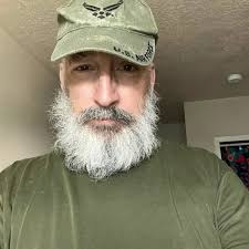 Admite que una chica trans es atractiva. Por supuesto que eres  impresionantemente hermosa. Y atractivo.