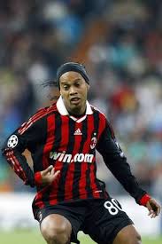 {{ mactrl.hometeamperformancepoll.totalvotes + mactrl.awayteamperformancepoll.totalvotes }} votes. Real Milan Ronaldinho Fotos Imago