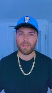 Chris Vari's Instagram, Twitter & Facebook