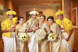 Jedes hochzeitskleid ist einmalig und nur für sie gemacht. Traditional Sri Lankan Wedding Asian Wedding Dress Bridesmaid Saree Srilankan Wedding