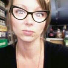 Leah Oakes's Instagram, Twitter & Facebook