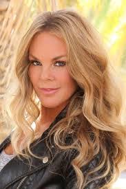 Kelly Gunn's Instagram, Twitter & Facebook