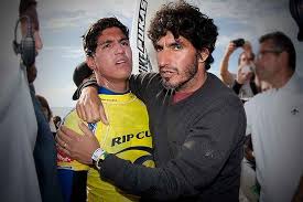 Medina joined the world's elite of the world surf league tour in 2011, and in his rookie year he finished within the top 12 of the asp (now wsl). Gabriel Medina Busca Nuevo Entrenador Surf 30 Solo Surf