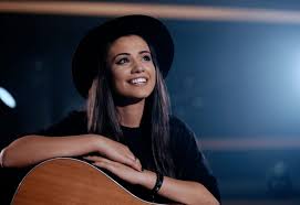 This opens in a new window. Isadora Pompeo Divulgou Musica De Seu Primeiro Cd