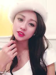 Carrie Lee ( 李诗琪) added a new photo...