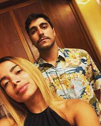 Ontem foi o tão aguardado dia do casamento religioso da cantora gospel isadora pompeo com o jogador de futebol thiago maia. Pouco Tempo De Namoro Tumblr Isadora Pompeo E Thiago Maia Terminaram Namoro Meu Primeiro Namoro Maisonmizuno