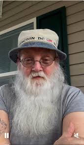 Big nose gnome done 👍 I am kinda jealous of his beard 😅 have a lovely  weekend 😊