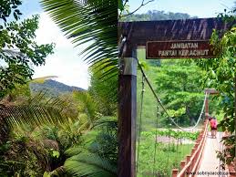 Di seberang pantai trikora terdapat gua santa maria yang dahulu dibangun oleh pengungsi vietnam dengan gereja yang terletak di depan gua yang dijadikan tempat peribadatan umat kristiani. Pantai Kerachut Di Pulau Pinang Tempat Menarik Yang Sangat Power Untuk Di Lawati Tempat Menarik