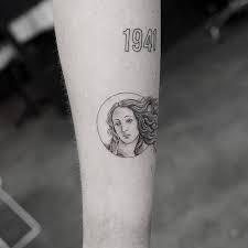Aphrodite Birth Of Venus Tattoo Boticelli S The Birth Of Venus Inspired Venus Tattoo Venus Tattoo Tattoos Geometric Tattoo