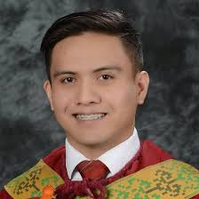 2 Summa Cum Laudes lead graduates in tomorrow's Commencement Exercises