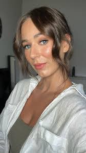 Lia Hanson's Instagram, Twitter & Facebook