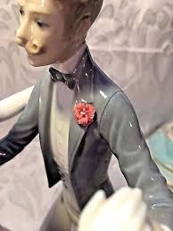 LLADRO "ANNIVERSARY DANCE" #1372 1978- 2005 BY ANTONIO BALLESTER MINT