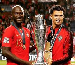 His birthday, what he did before fame, his family life, fun trivia facts, popularity rankings, and more. Danilo Pereira Bio Net Worth Salary Nationality Age Wife Parents Family Height Wiki Awards Transfer News Teams Played Facts Position Gossip Gist